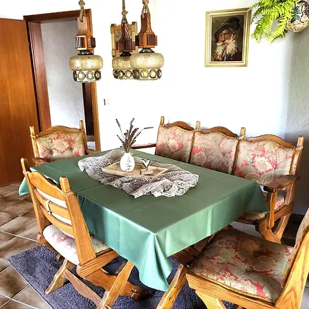 Regal In With Garden And Grill, Cleaning Included Pracht